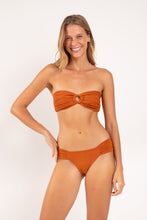Load image into Gallery viewer, Image 05: Rio De Sol Set Set Ferrugo Mavi Baobi