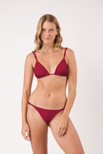 Load image into Gallery viewer, Model Front: Rio De Sol Set Set Touch-Carmim Selena