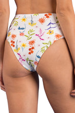 Load image into Gallery viewer, Image 08: Rio De Sol Bottom Bottom Countryside Hotpants
