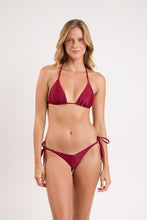 Load image into Gallery viewer, Model Front: Rio De Sol Set Set Touch-Carmim Tri-Inv Amora