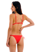 Load image into Gallery viewer, Model Back: Rio De Sol Top Top Cotele-Tomate Tri-Fixo