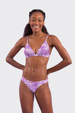 Load image into Gallery viewer, Model Front: Rio De Sol Top Top Trail-Purple Tri-Fixo
