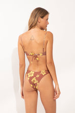 Load image into Gallery viewer, Model Back: Wednesday In Hawaii By Rio De Sol Top Top Pua-Coco-Lilikoi Shell
