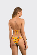 Load image into Gallery viewer, Model Back: Rio De Sol Top Top Stories Tri-Inv
