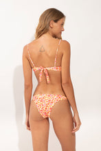 Load image into Gallery viewer, Model Back: Rio De Sol Top Top Ditsy-Butter Juliette
