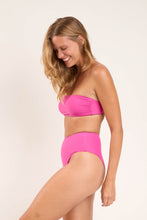 Load image into Gallery viewer, Bottom Fluity-Amor Hotpants
