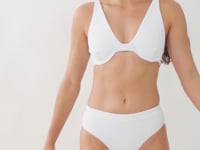 Load and play video in Gallery viewer, Video: Rio De Sol Top Top Sand-White Chantal
