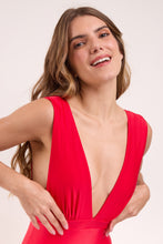 Load image into Gallery viewer, Image 08: Rio De Sol One-Piece Microfibra-Chic-Red Anne
