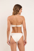 Load image into Gallery viewer, Model Back: Rio De Sol Top Top Sand-Chantilly Sara
